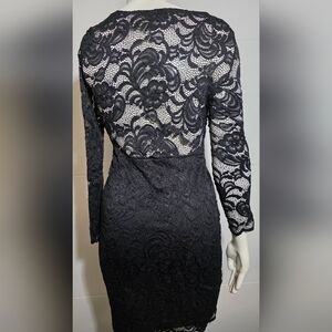 Lace Black Elegant cocktail dress Black Lining Underneath size Medium